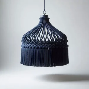 Lámpara de macramé azul oscuro